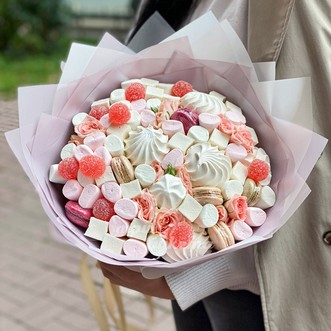 Букет из зефира и кустовых роз Букет из зефира и кустовых роз