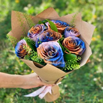 Букет из 7 окрашенных роз Букет из 7 окрашенных роз