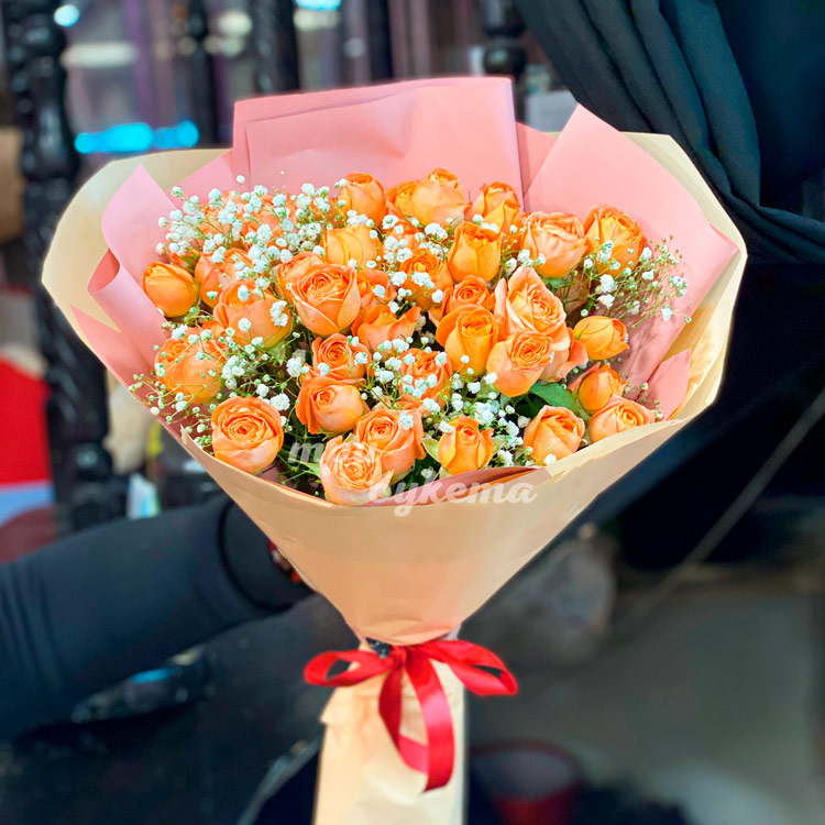 Оранжевые куст. розы с гипсофилой