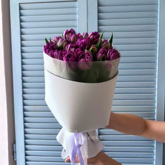 Букет 15 пионовидных сиреневых тюльпанов Букет 15 пионовидных сиреневых тюльпанов
