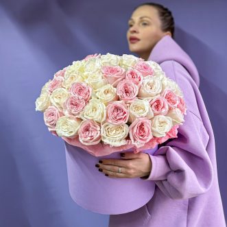 Коробка пионовидных роз сорта Вайт Охара Коробка пионовидных роз сорта Вайт Охара